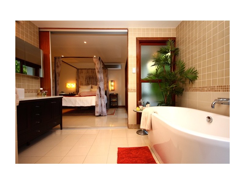 20 Taree Street, Chapel Hill QLD 4069