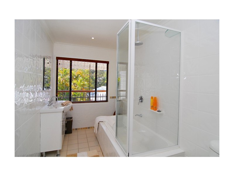 20 Taree Street, Chapel Hill QLD 4069