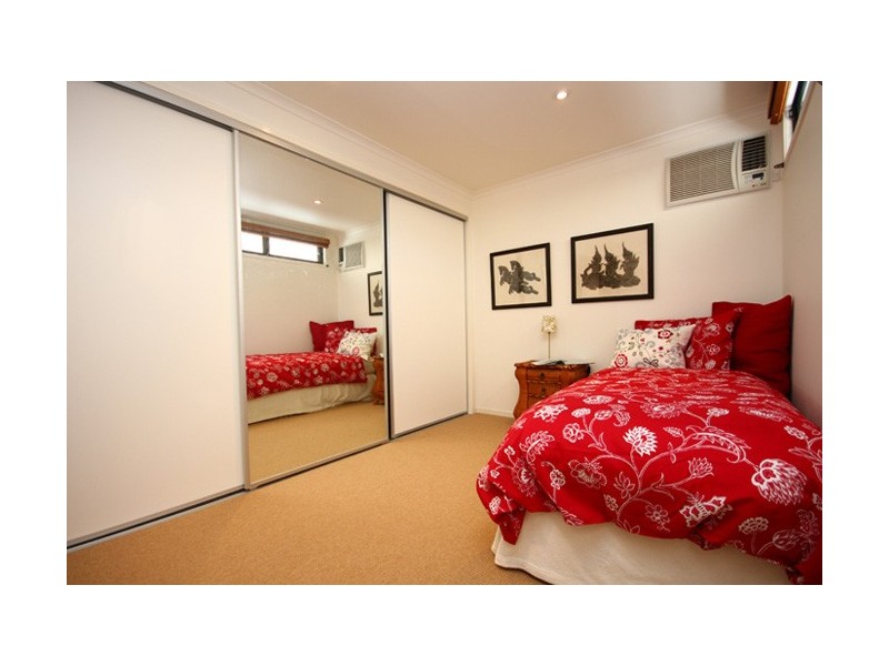 20 Taree Street, Chapel Hill QLD 4069