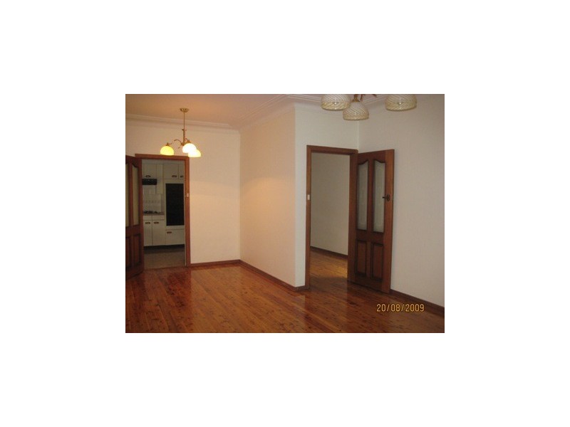 10 Glenavon Ave, Beverly Hills NSW 2209