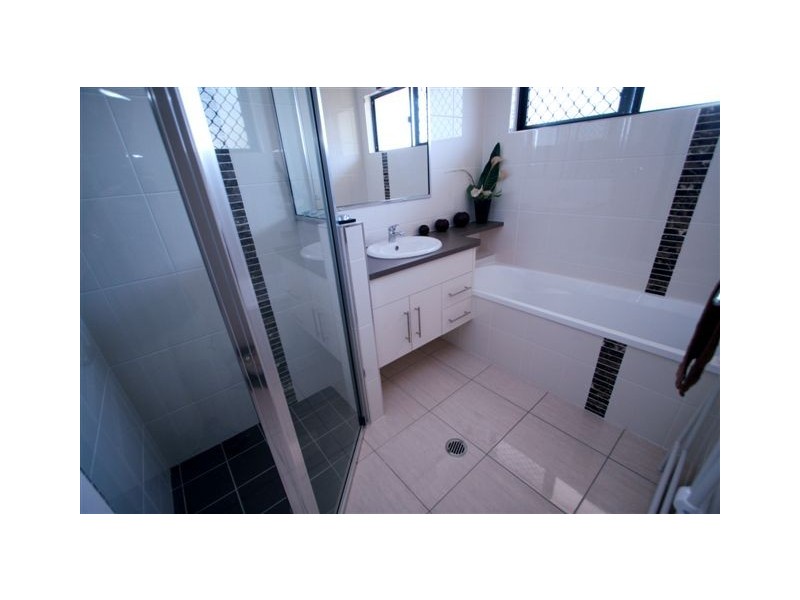 15 Dugong Crescent, Mount Louisa QLD 4814