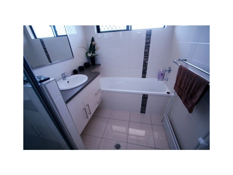 15 Dugong Crescent, Mount Louisa QLD 4814