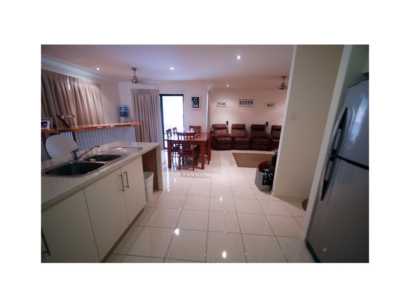 15 Dugong Crescent, Mount Louisa QLD 4814