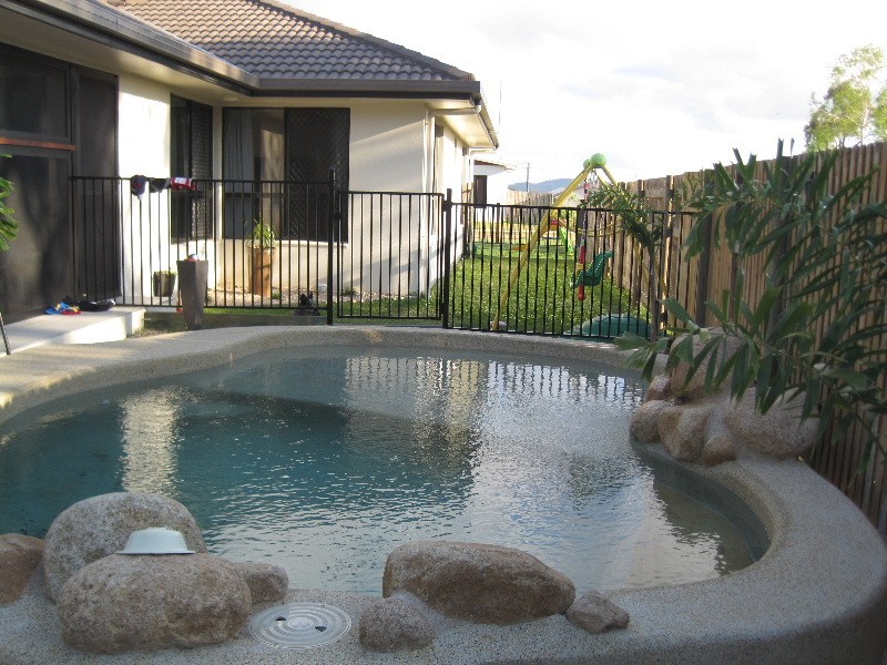 15 Dugong Crescent, Mount Louisa QLD 4814