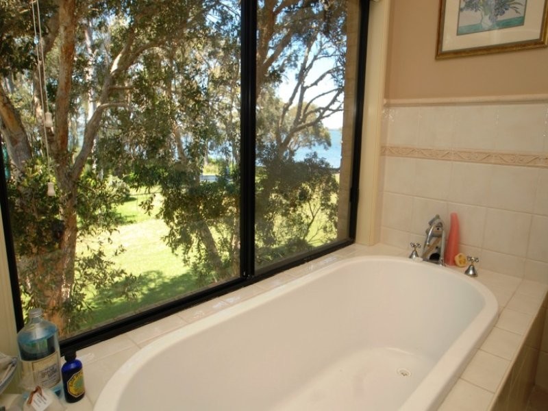 32 Kamilaroo Avenue, Lake Munmorah NSW 2259