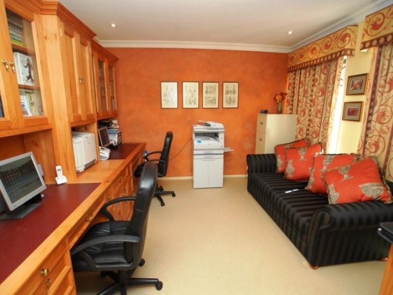 32 Kamilaroo Avenue, Lake Munmorah NSW 2259