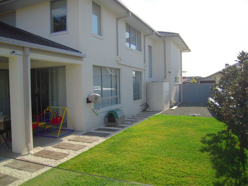 12 Southaven Drive, Helensvale QLD 4212