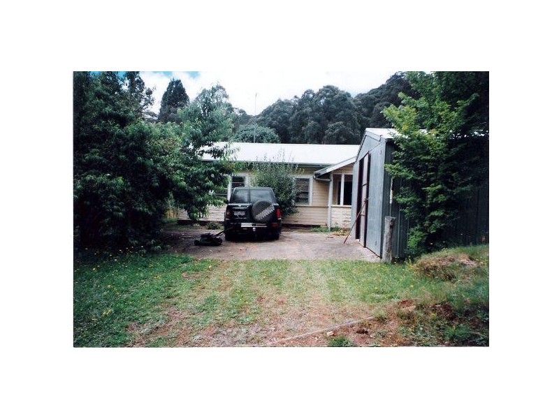 13 Hurley Street, Woods Point VIC 3723