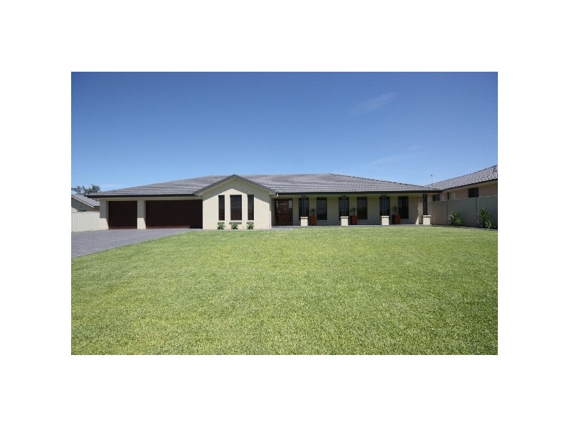 141 Casey Drive, Singleton NSW 2330