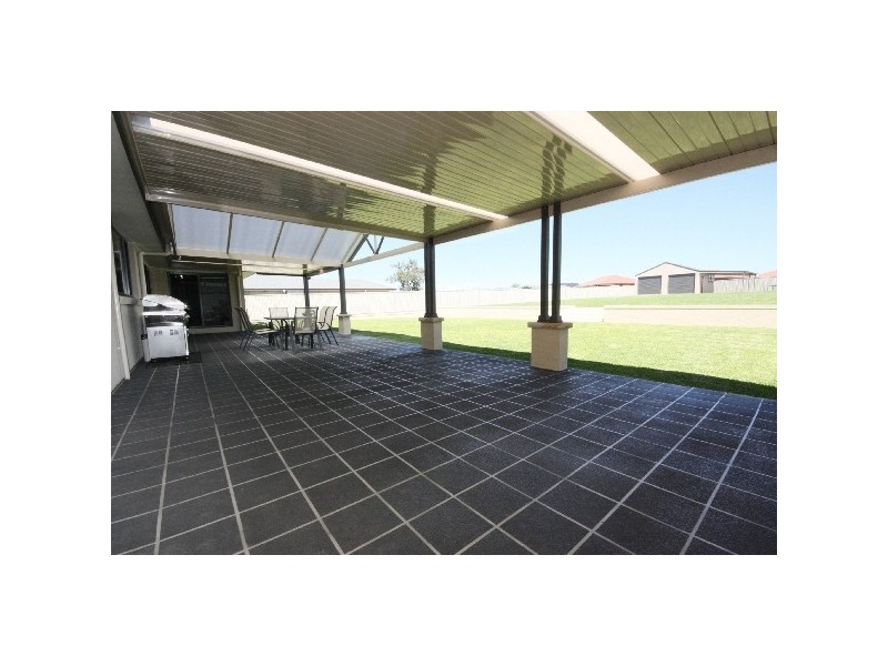 141 Casey Drive, Singleton NSW 2330