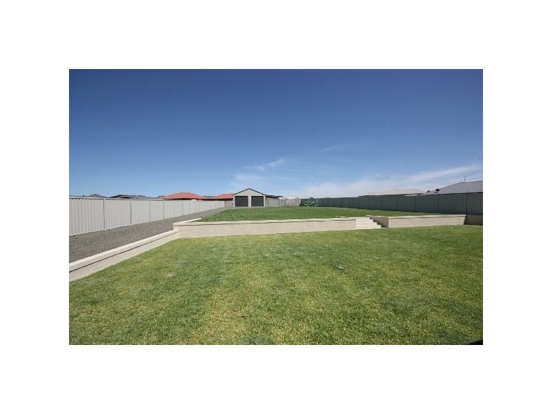141 Casey Drive, Singleton NSW 2330
