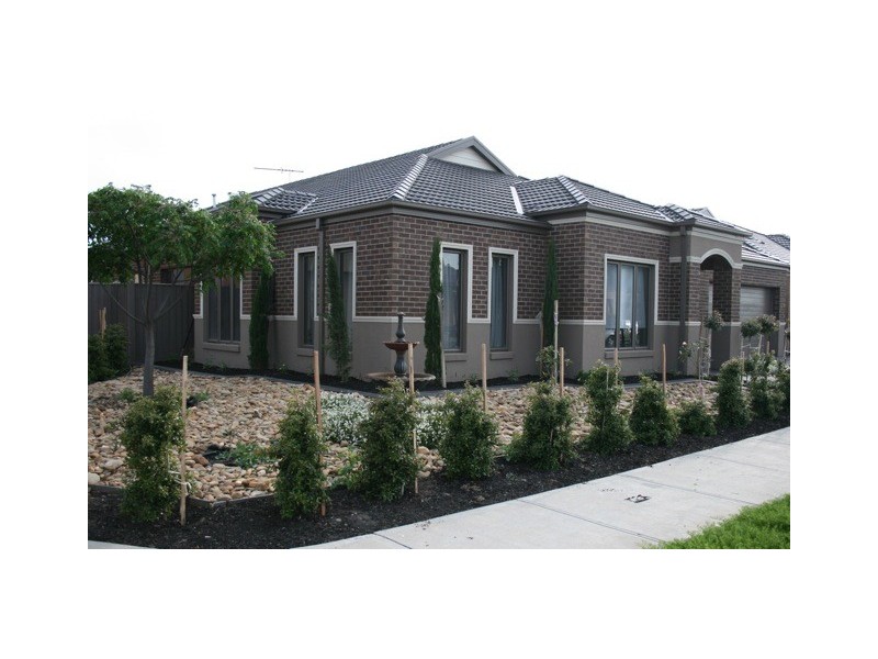 18 Gainsborough Drive, Craigieburn VIC 3064