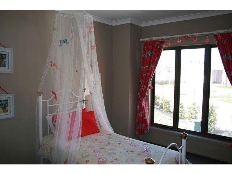 18 Gainsborough Drive, Craigieburn VIC 3064