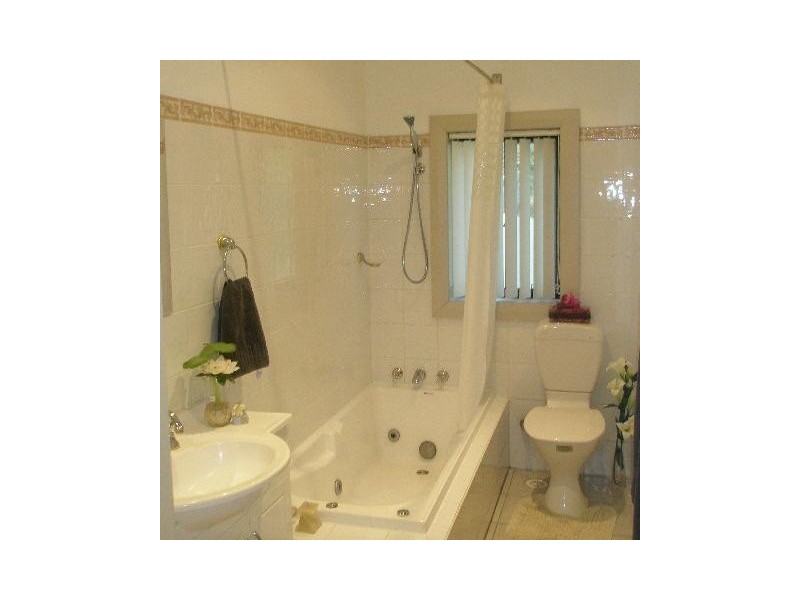 1 Acland Street, Guildford NSW 2161