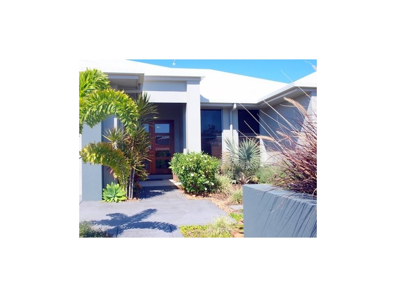 106 The Avenue, Peregian Springs QLD 4573