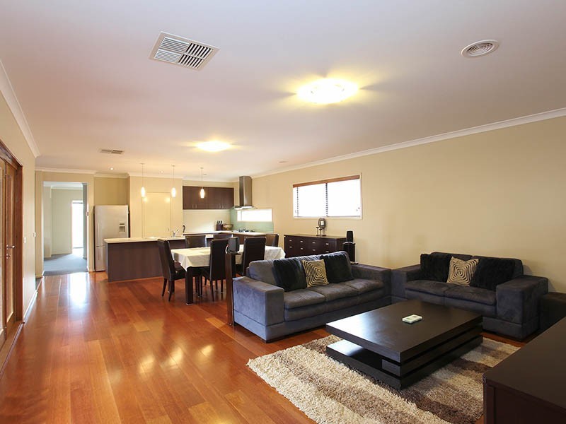 27 Coco Cct, Point Cook VIC 3030