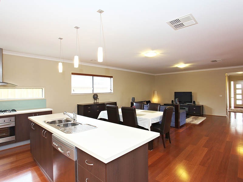 27 Coco Cct, Point Cook VIC 3030