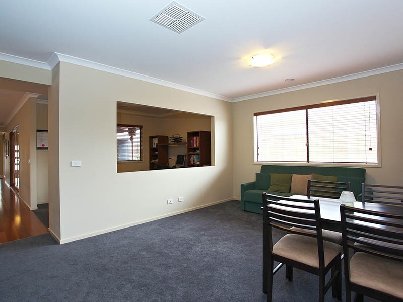 27 Coco Cct, Point Cook VIC 3030
