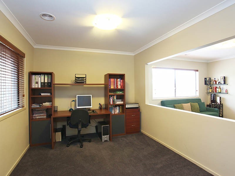 27 Coco Cct, Point Cook VIC 3030