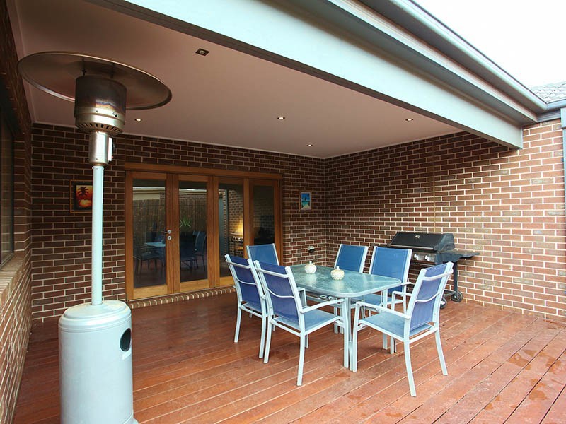27 Coco Cct, Point Cook VIC 3030