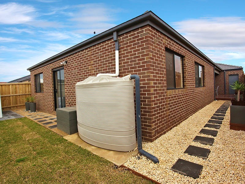 27 Coco Cct, Point Cook VIC 3030