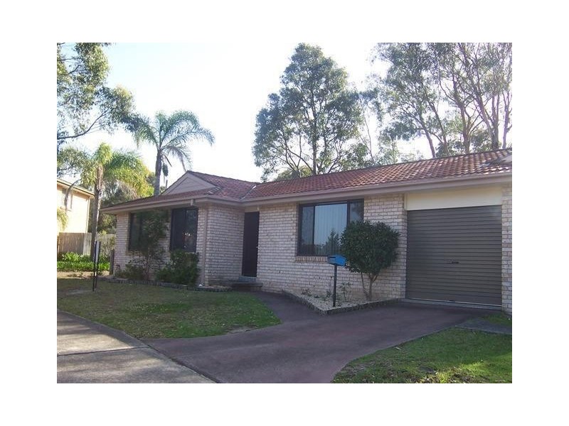 1 Hobbs Close, Bateau Bay NSW 2261