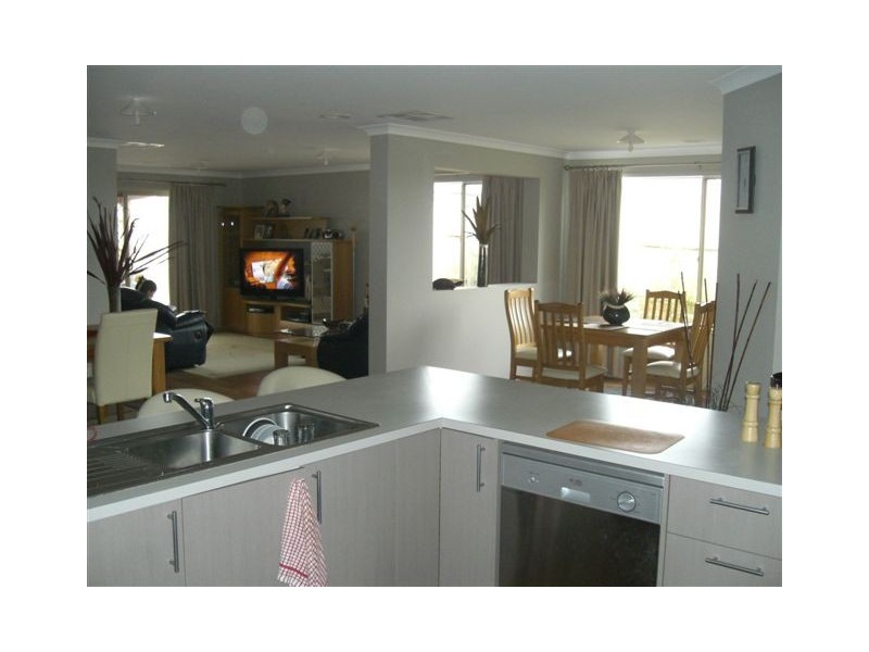 34 Barchester Ave, Truganina VIC 3029