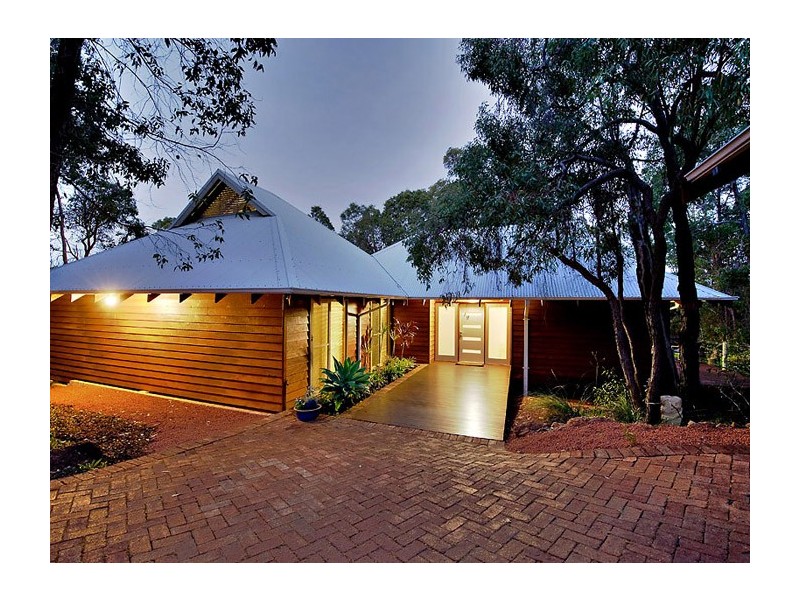 945 Martin Road, Mundaring WA 6073