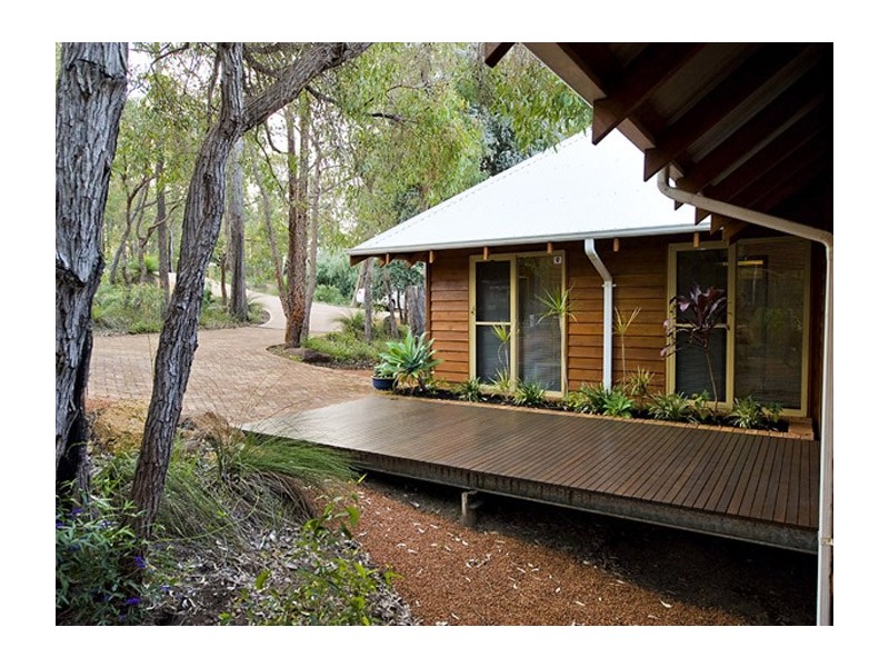 945 Martin Road, Mundaring WA 6073