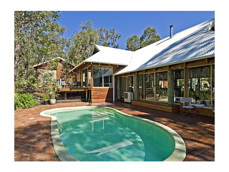 945 Martin Road, Mundaring WA 6073