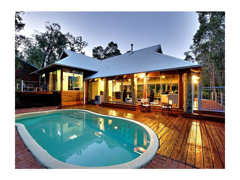 945 Martin Road, Mundaring WA 6073