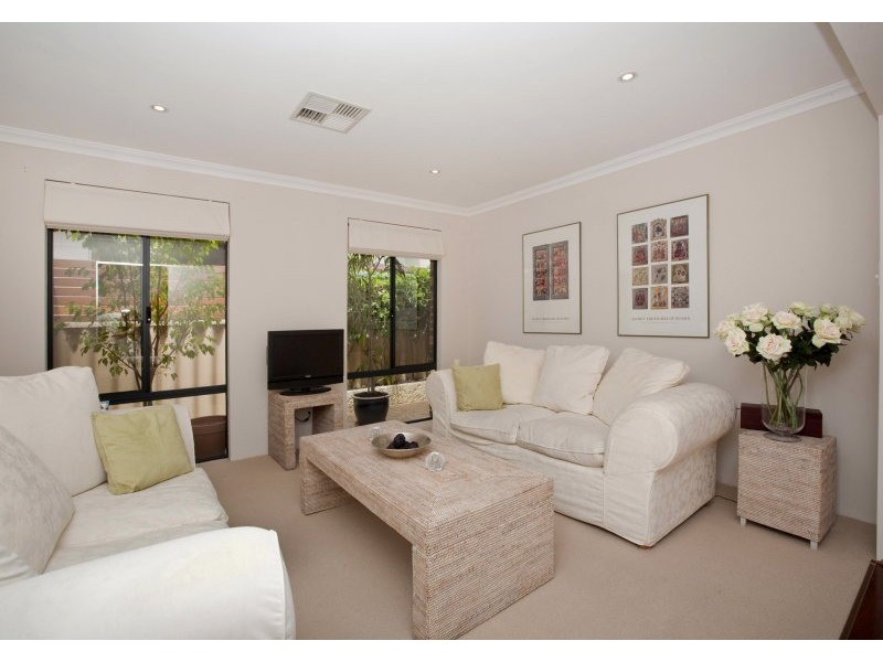 5A Brockway Road, Mount Claremont WA 6010