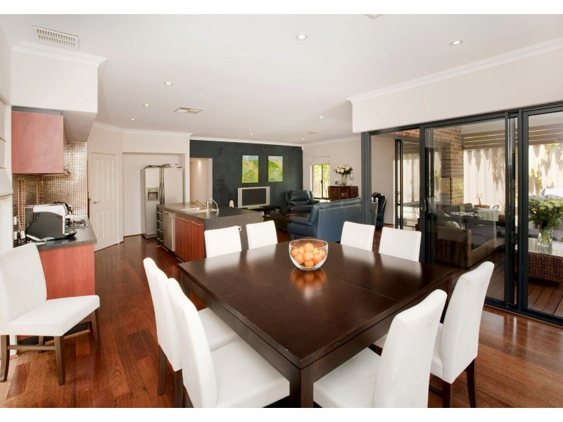 5A Brockway Road, Mount Claremont WA 6010