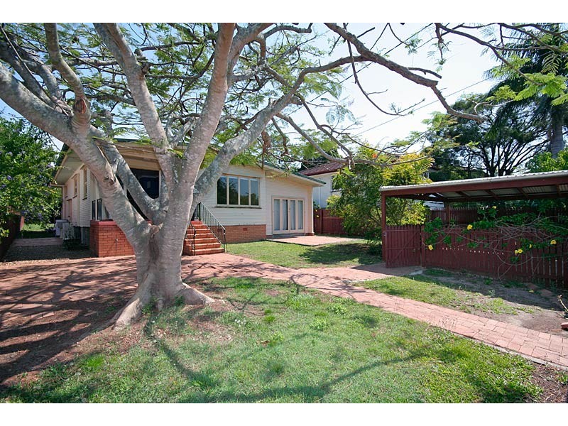 15 Caronga Street, Wavell Heights QLD 4012