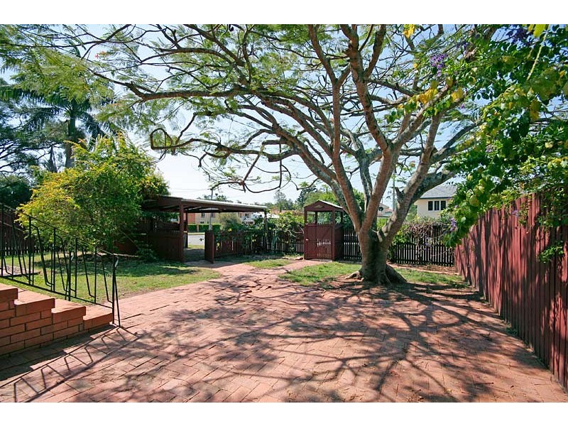 15 Caronga Street, Wavell Heights QLD 4012