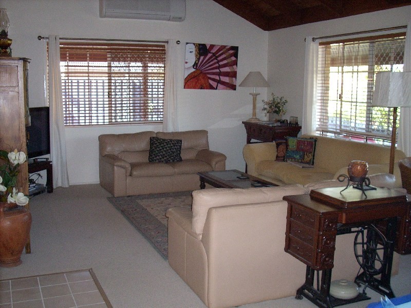 6 Cobram Place, Helensvale QLD 4212