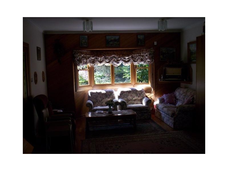 55 Douglas Road, Mount Macedon VIC 3441