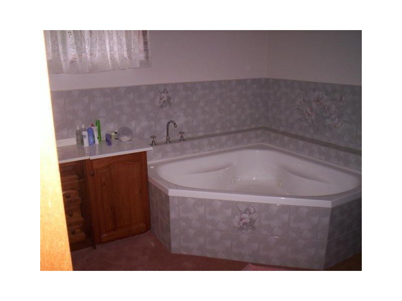 55 Douglas Road, Mount Macedon VIC 3441