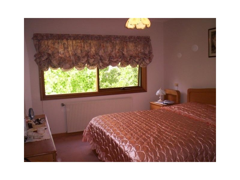 55 Douglas Road, Mount Macedon VIC 3441