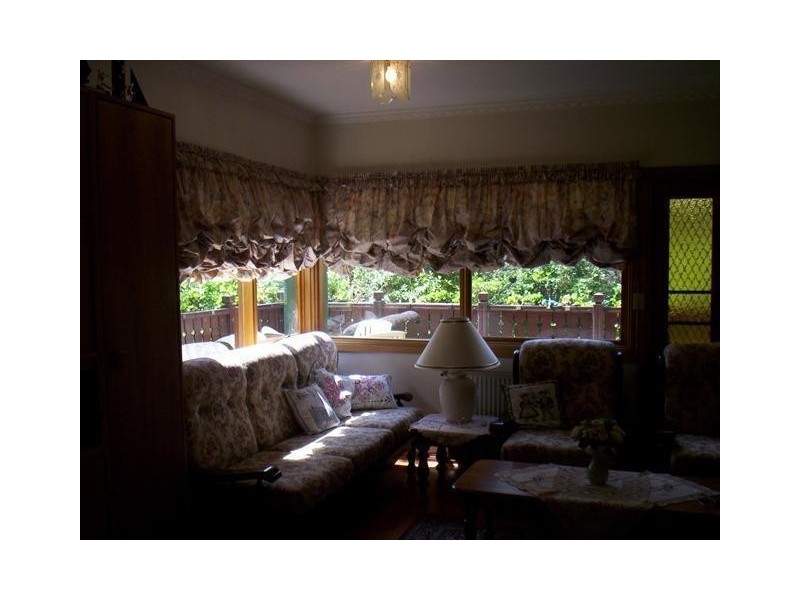 55 Douglas Road, Mount Macedon VIC 3441