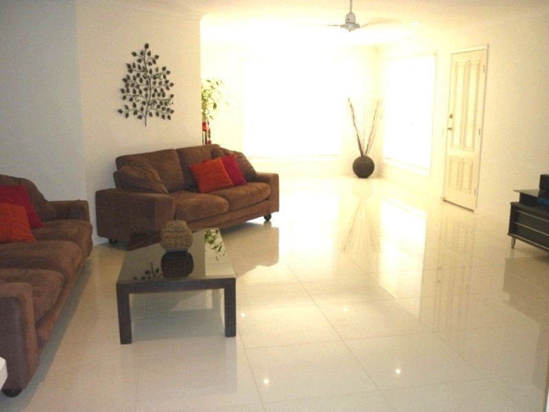 27 Sugarglider Lane, Mudgeeraba QLD 4213