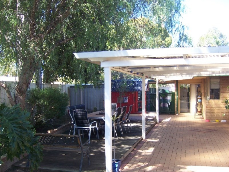 37 Rosella Circle, Ballajura WA 6066