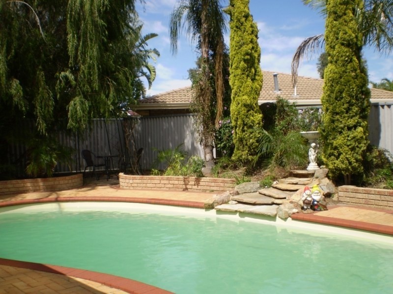 37 Rosella Circle, Ballajura WA 6066