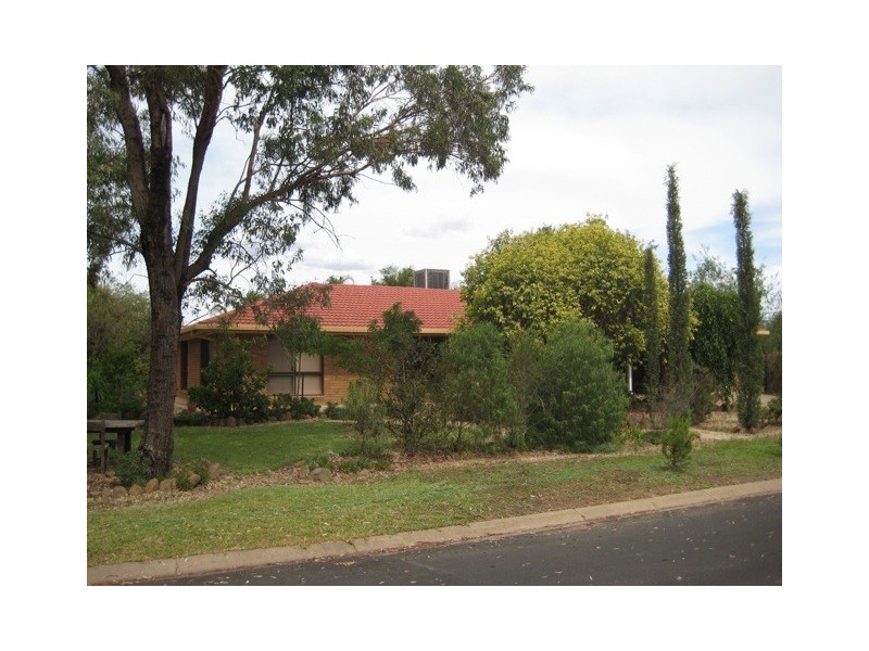 1 Cummins Avenue, Moree NSW 2400