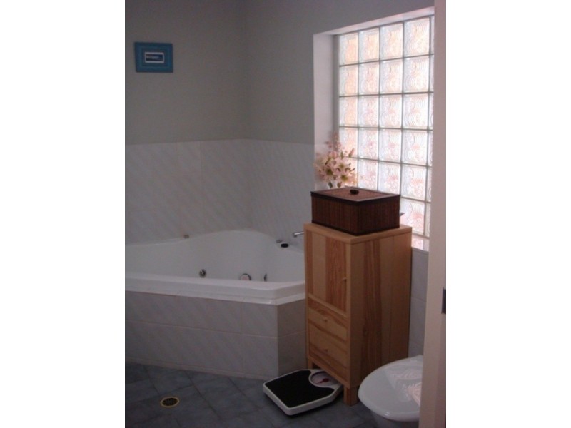 57 Waverley Road, Camp Hill QLD 4152