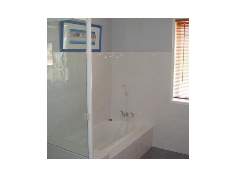 57 Waverley Road, Camp Hill QLD 4152