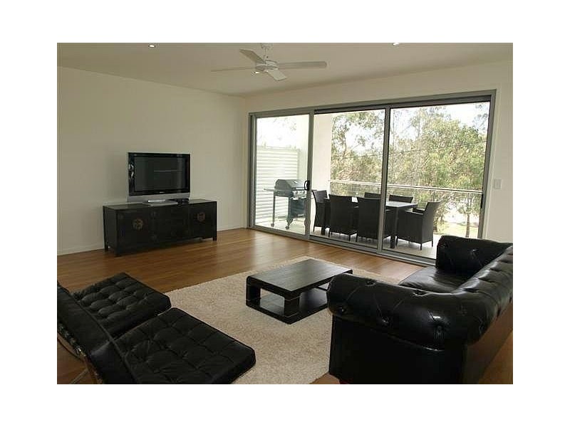 30 The Lakes Way, Elizabeth Beach NSW 2428