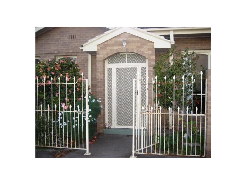 2/2 Windermere Cres, Brighton VIC 3186