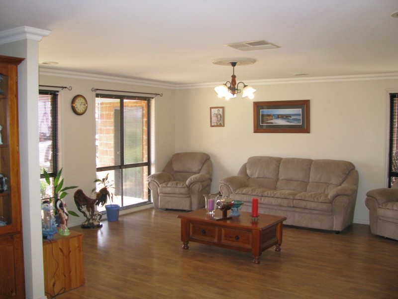 66 Yentoo, Glenfield Park NSW 2650