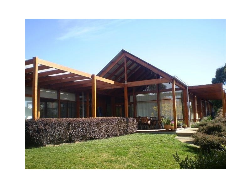 16 Jonathan Road, Gisborne VIC 3437